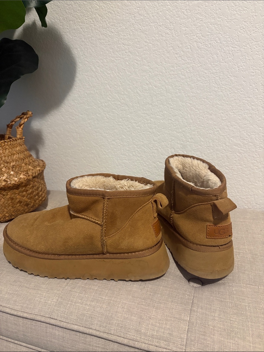 UGG classic ultra mini platform Chestnut Suede Shearling-Lined Boots 41 (10)